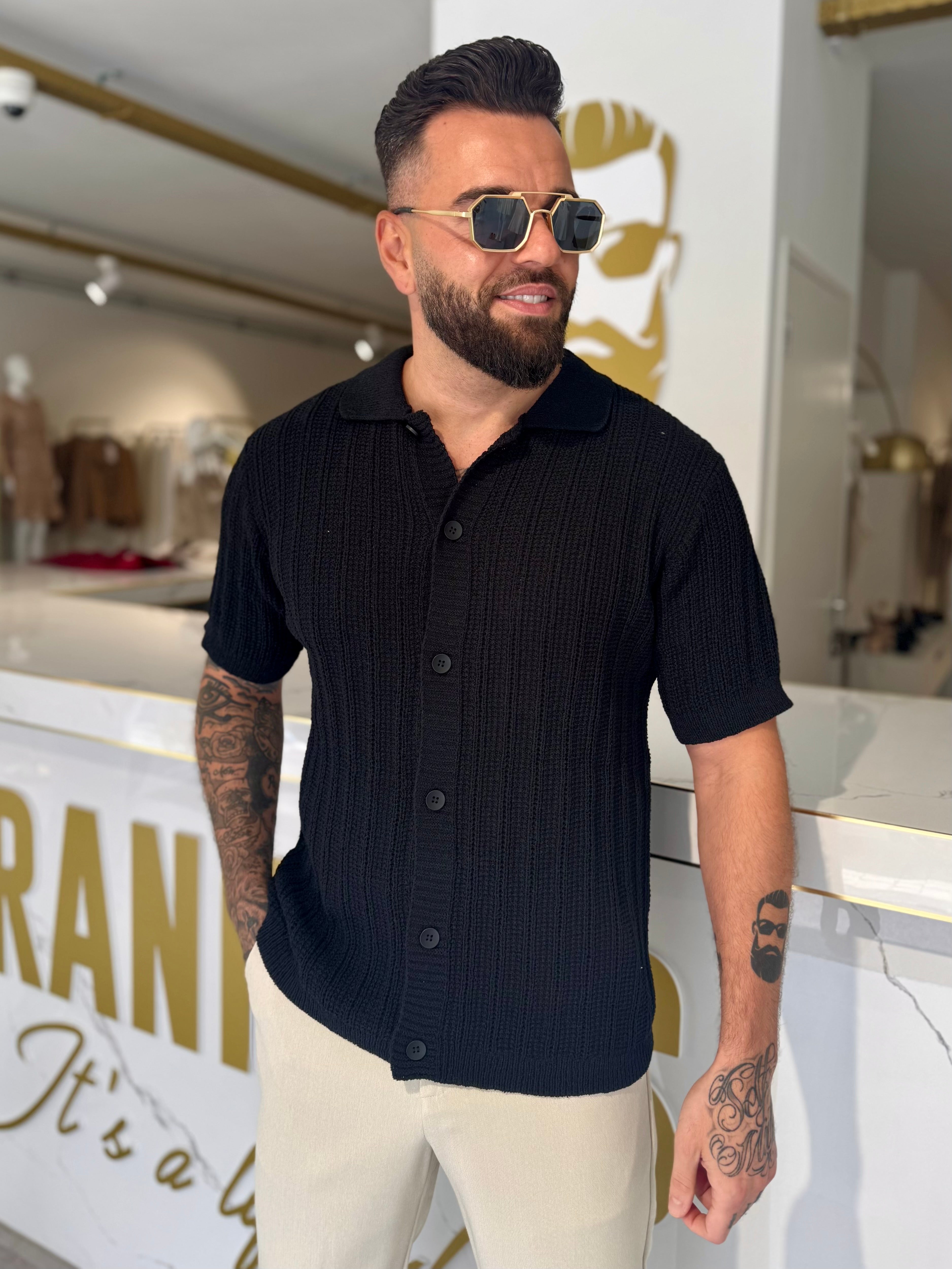 Buttoned knitted shirt black