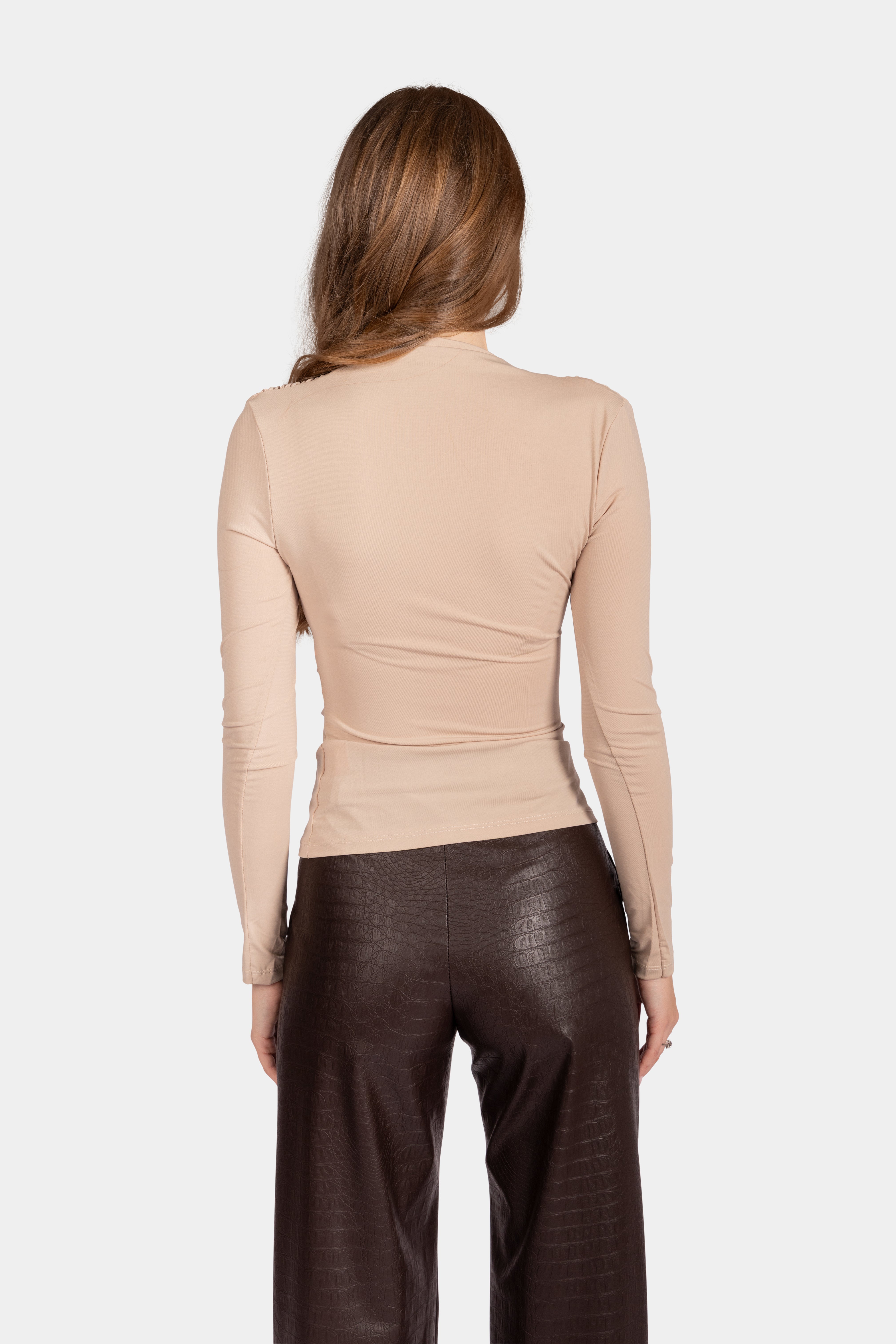 Langärmeliges Top mit gerafftem Kragen – Beige
