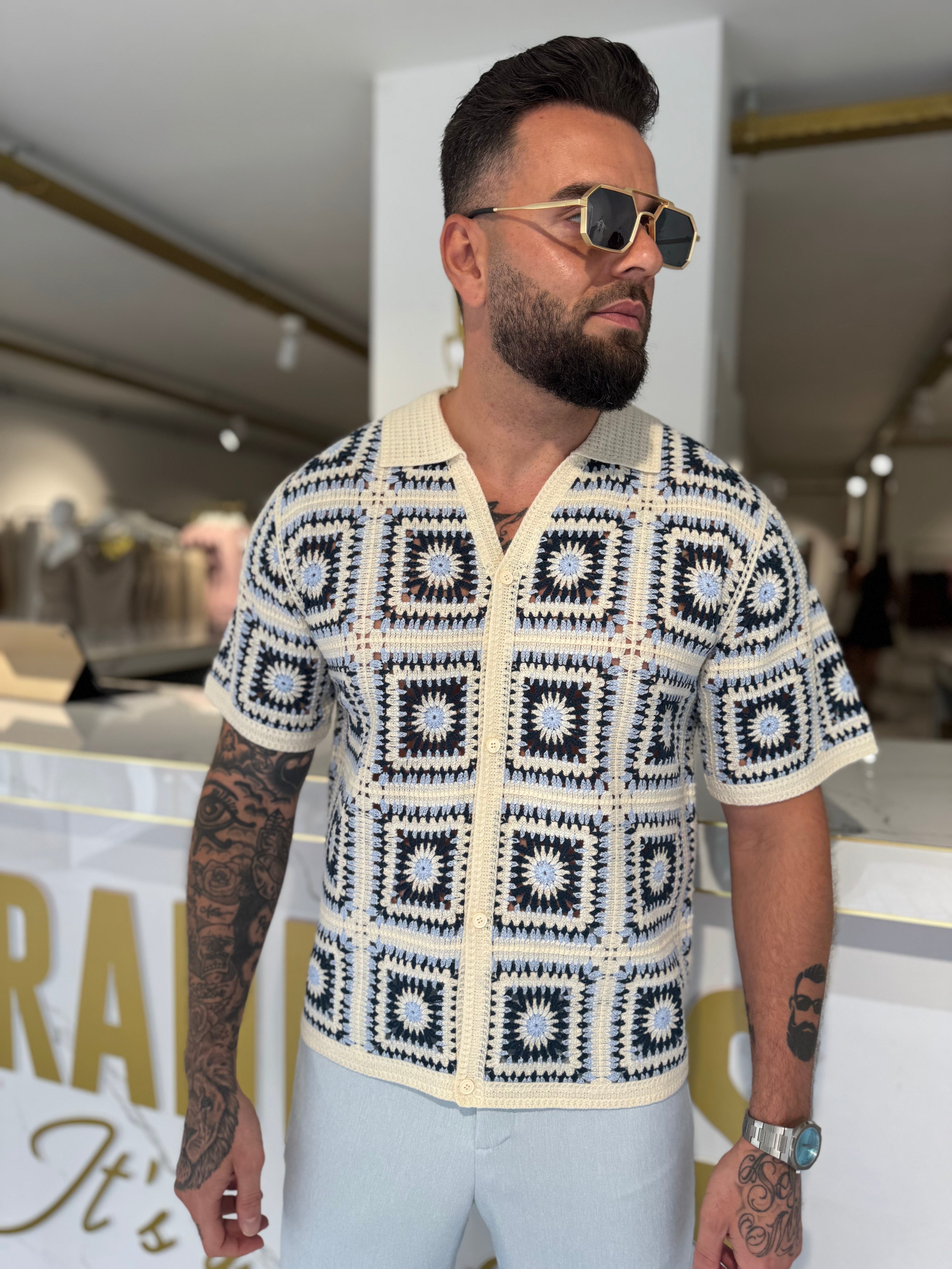 Knitted shirt light blue