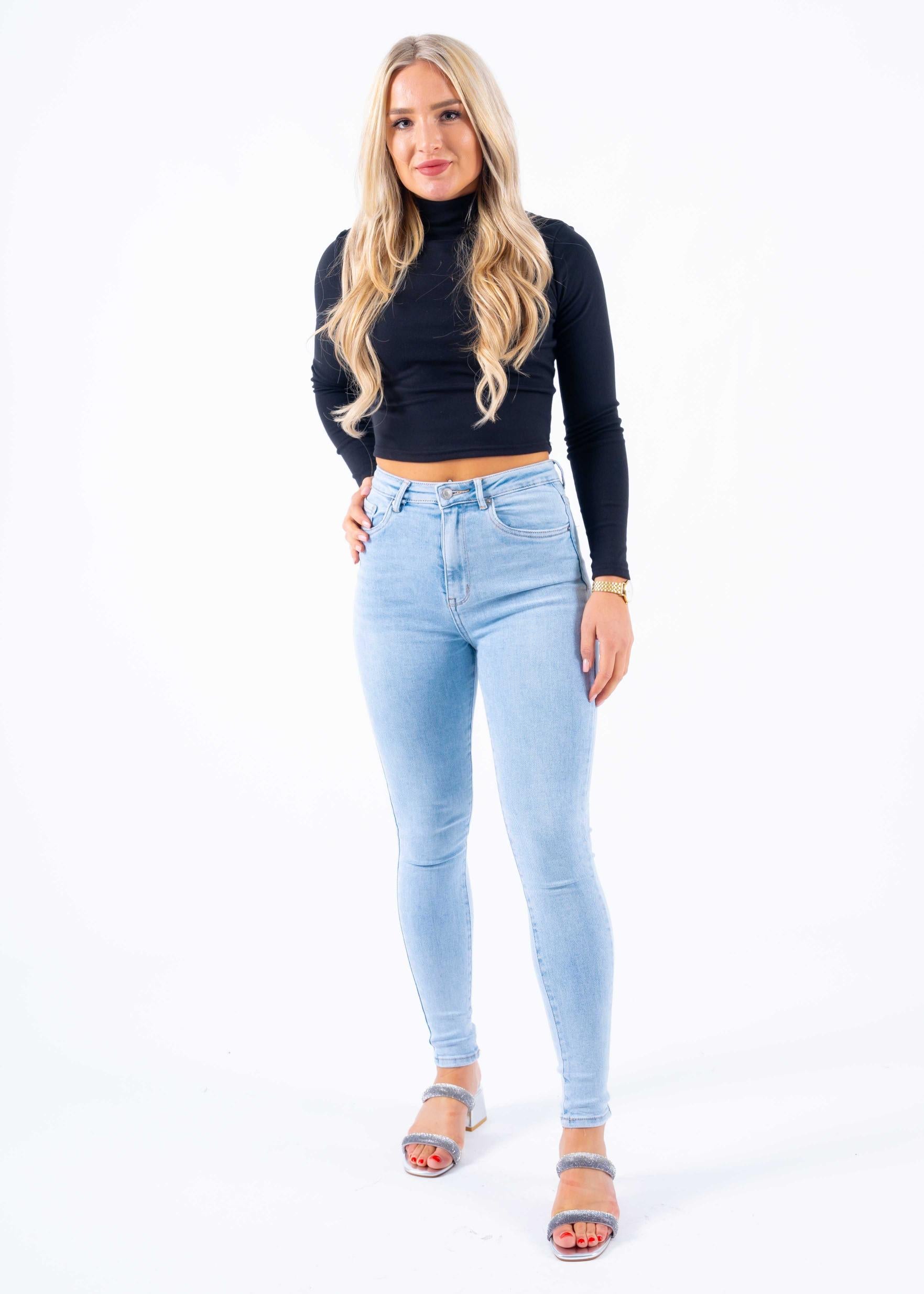 Hellblaue Skinny-Jeans mit Stretchanteil