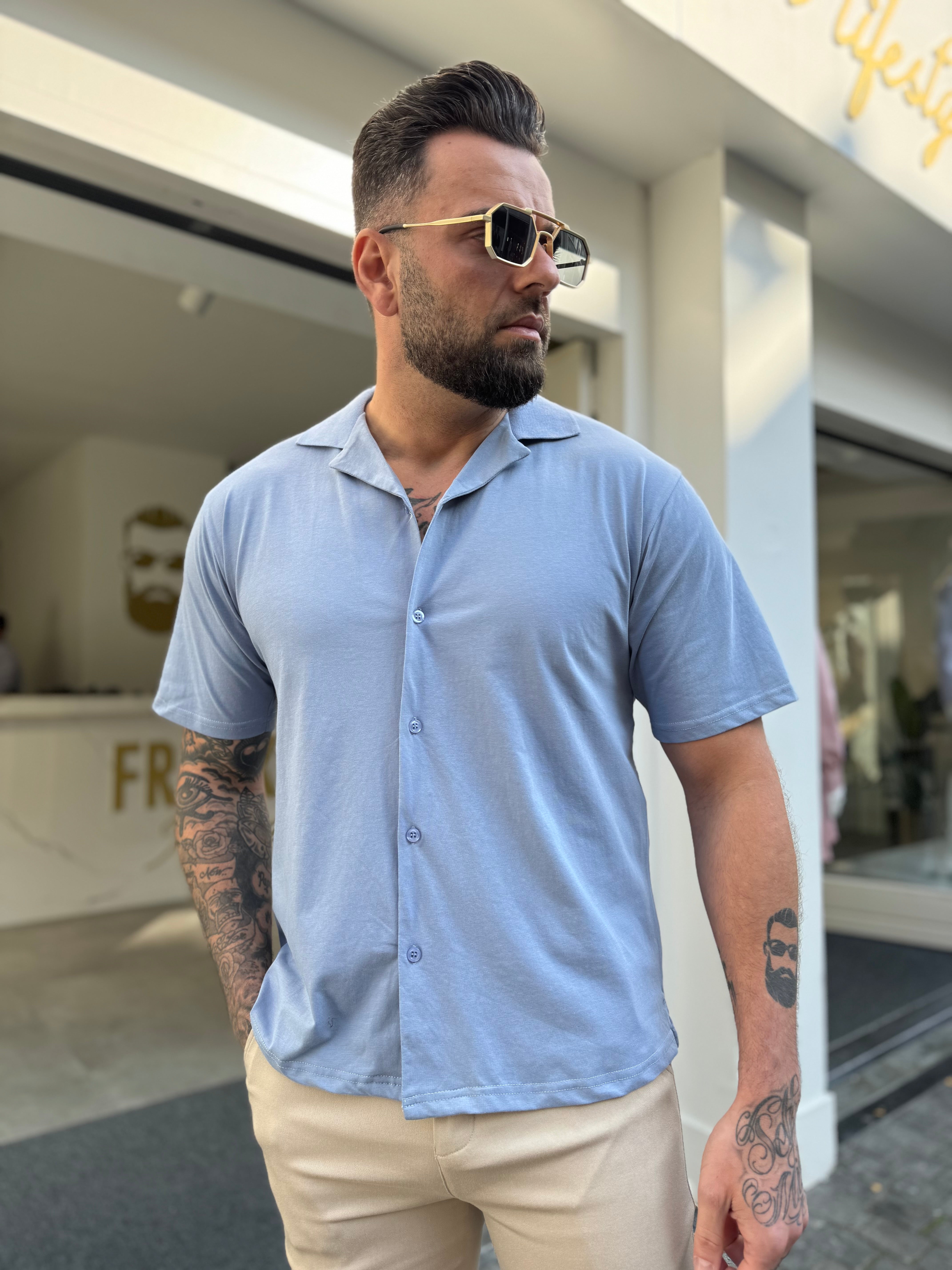 Shirt short sleeve light blue